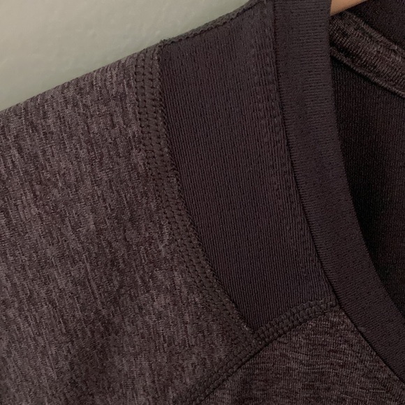 3/$18 (2) Tek Gear Dry Tek Size Medium shirts - Picture 6 of 7